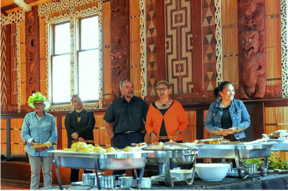 Ka tukuna e Moana he koha ki te hui whakanui i te Rākau Whakamarumaru Hapori